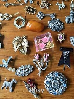 60 Vintage Brooches including Exquisite, Lady Remington, Filigree dogs, birds
