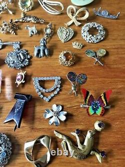 60 Vintage Brooches including Exquisite, Lady Remington, Filigree dogs, birds