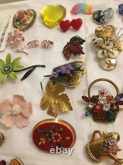 91 Vintage & Now Brooch Pin Lot Butterfly Angel Bird Bears Boots & More
