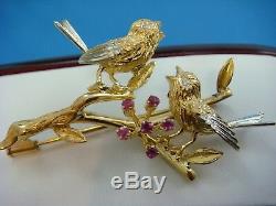 Adorable 2 Singing Love Birds 18k Yellow Gold Vintage Brooch, 10.1 Grams