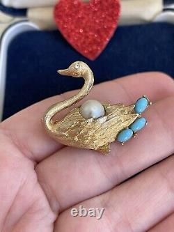 Coro brooch Bird Swan faux pearl Vintage 1960s gold signet Beautiful