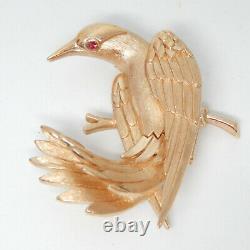 Crown Trifari C Golden'song-bird' Pink Cabochon Eye Mid-century Vtg Pin Brooch