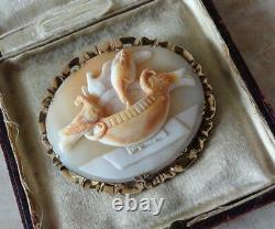 EXCEPTIONAL ANTIQUE GOLD CAMEO BROOCH PIN of THE DOVES OF PLINY grand tour cameo