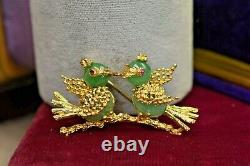 Estate Vintage Honolulu 18K gold Jade ruby brooch w 2 love birds