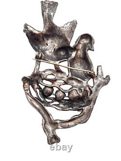 RARE Vintage Figural Birds & Nest Dimensional Brooch Faux Pearl Eggs