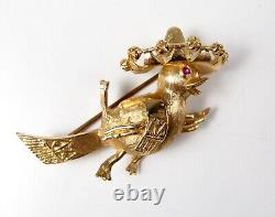 Solid 14k Yellow Gold Song Bird in Sombrero Brooch Ruby Eyes Kitschy Vintage