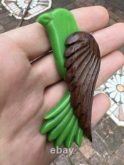 Stunning Vintage Carved Green Bakelite & Wood Parrot Bird Pin Brooch