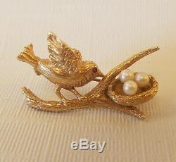 Vintage 14K Yellow Gold Detailed Bird on Branch with Pearl Eggs Nest Brooch Pin
