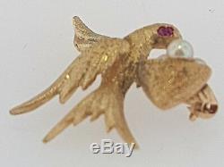 Vintage 14K Yellow Gold Detailed Swallow Bird with Pearl Eggs Nest Brooch Pin