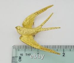 Vintage 18K Yellow Gold Diving Swallow Sparrow Bird Pin Brooch 13.8 grams 50mm