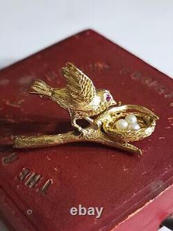 Vintage 18k Yellow Gold Birds Nest Ruby Eye Brooch Pin
