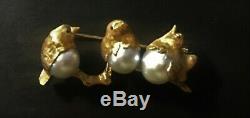 Vintage 3 Birds Design 18 K Yellow Gold Brooch Pin with 3 Large Gray Pearls