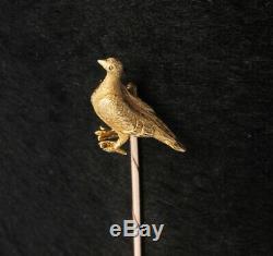 Vintage 9ct Gold Pigeon Stick Tie Pin / Bird Brooch in Gift Box