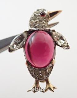 Vintage Crown Trifari Signed Pat Pend Jelly Belly Penguin Bird Brooch Pin