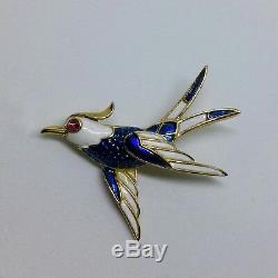 Vintage Crown Trifari richly enameled flying bird figural brooch pin VTG EUC