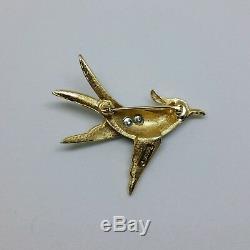 Vintage Crown Trifari richly enameled flying bird figural brooch pin VTG EUC
