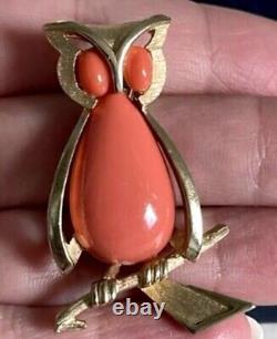 Vintage Gold Crown Trifari 1960's Owl Brooch Pin Orange Coral Cabochon Very Rare