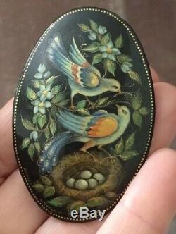 Vintage Jewellery gorgeous Hand Painted Large love Birds with nest brooch