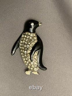 Vintage Penguin Brooch Figural Bird Facing Right Enamel Rhinestones KTF Trifari