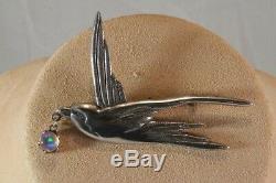Vintage STERLING Silver 980 VICTORIA TAXCO Flying SWALLOW Bird BROOCH Pin NEAT
