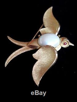 Vintage Signed Crown Trifari Jelly Belly Pearl Bird Brooch Rhinestone Red Gold