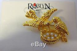 Vintage Signed Roblyn Designs Gold Tone Pearls Birds & Eggs in Nest Pin Brooch