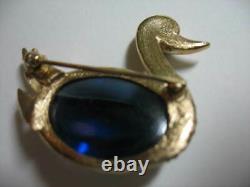 Vintage Stamped Trifari Jelly Belly Duck Swan Bird Blue Cabochon Brooch Pin