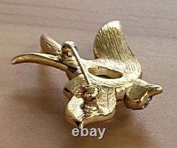 Vintage TRIFARI JELLY BELLY Bird Brooch Gold Tone Opaque Moonstone