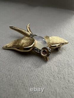 Vtg TRIFARI Jelly Belly Moonstone Swallow Bird Brooch & Ear Ring Set Rare